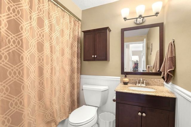 108 Norton Ave 17, Easton, MA 02334
