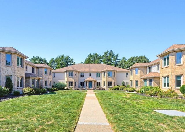108 Norton Ave 17, Easton, MA 02334