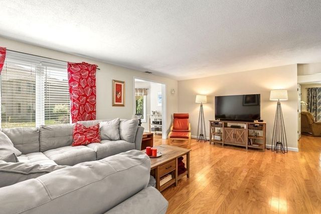 108 Norton Ave 17, Easton, MA 02334