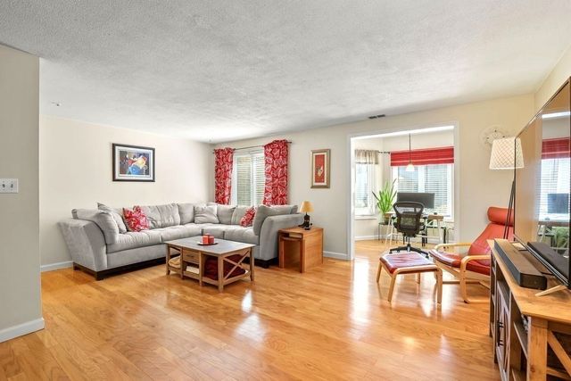 108 Norton Ave 17, Easton, MA 02334