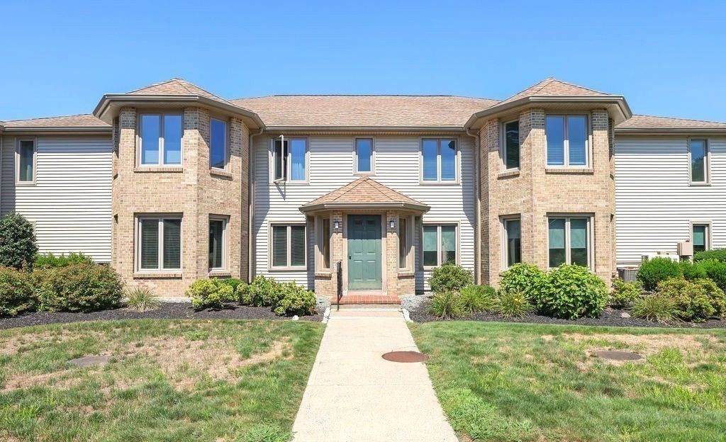 108 Norton Ave 17, Easton, MA 02334