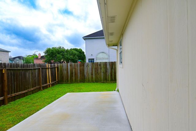 3707 Villa Glen Drive, Houston, TX 77088