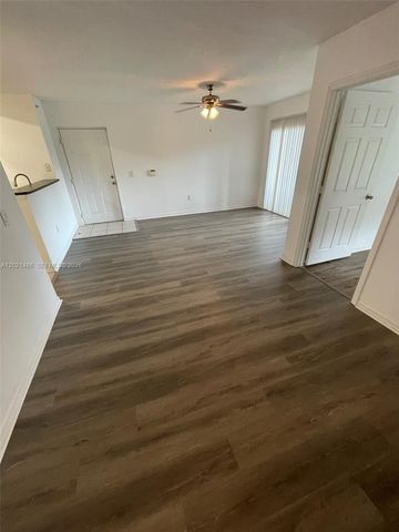 4081 San Marino Blvd 206, West Palm Beach, FL 33409