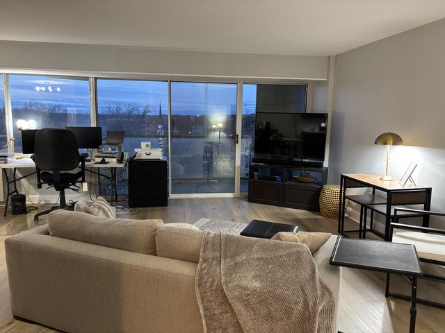 30 Woodland Street APT 9H, Hartford, CT 06105