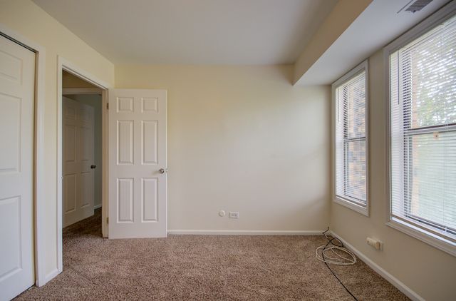 2210 Country Club Drive 26, Woodridge, IL 60517