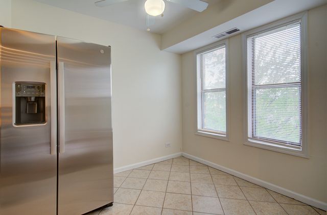 2210 Country Club Drive 26, Woodridge, IL 60517