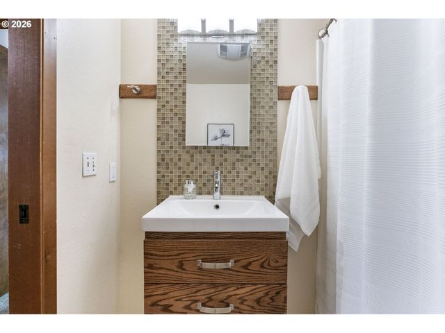 10203 Sw 59TH Pl, Portland, OR 97219