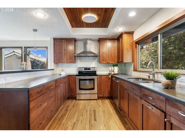 10203 Sw 59TH Pl, Portland, OR 97219