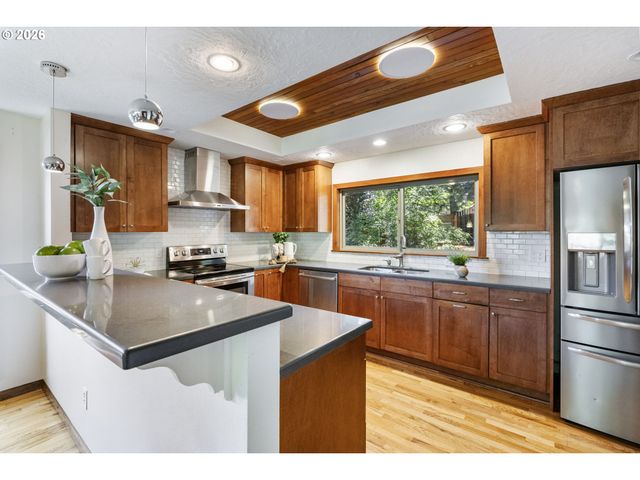 10203 Sw 59TH Pl, Portland, OR 97219