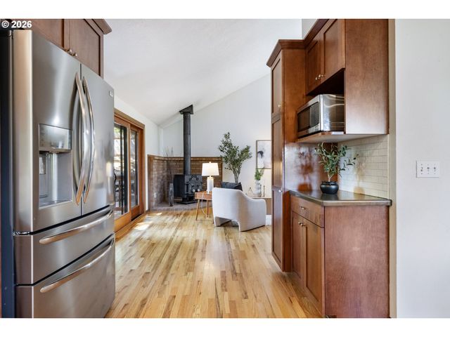 10203 Sw 59TH Pl, Portland, OR 97219