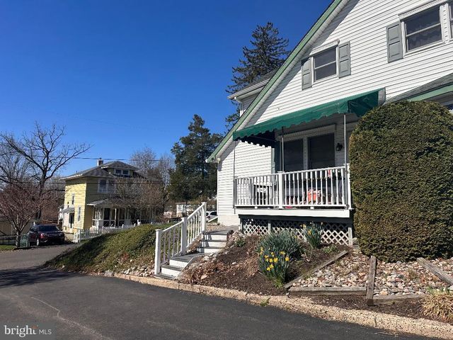 633 HAMPTON AVE, Southampton, PA 18966