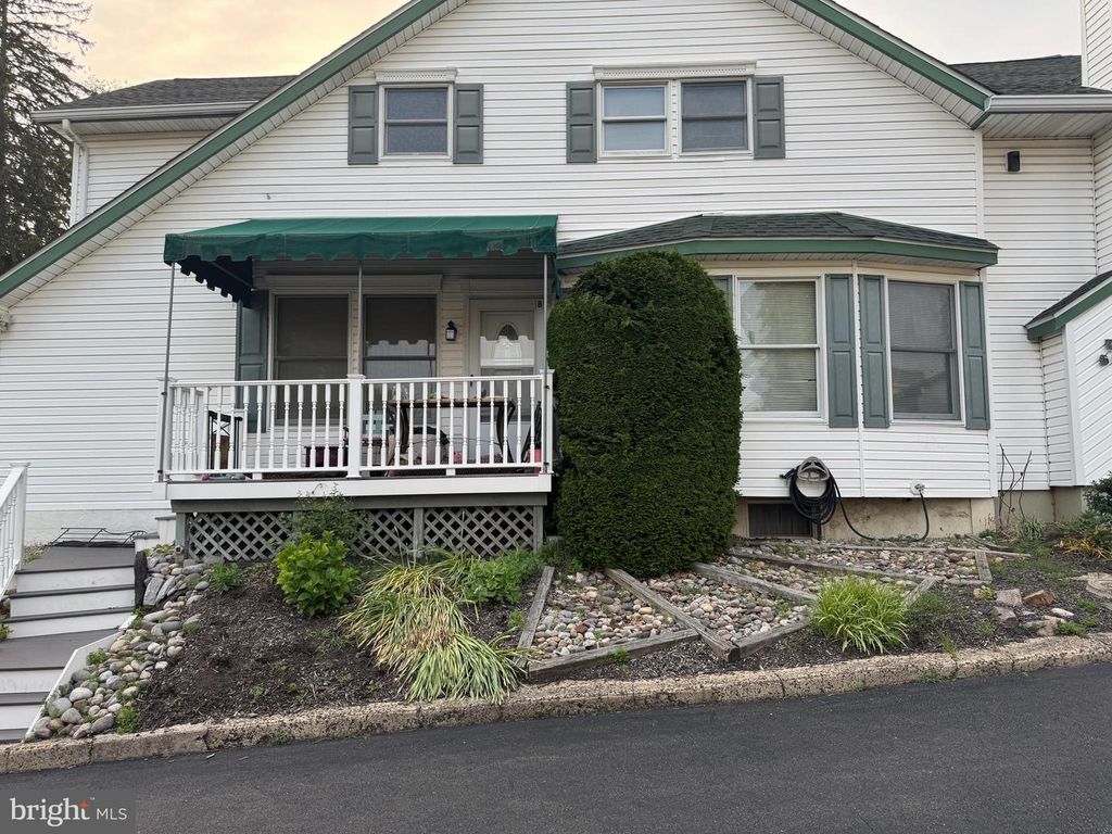 633 HAMPTON AVE, Southampton, PA 18966