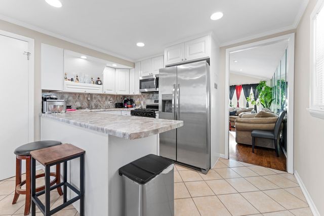 13031 Honore Street, Blue Island, IL 60406