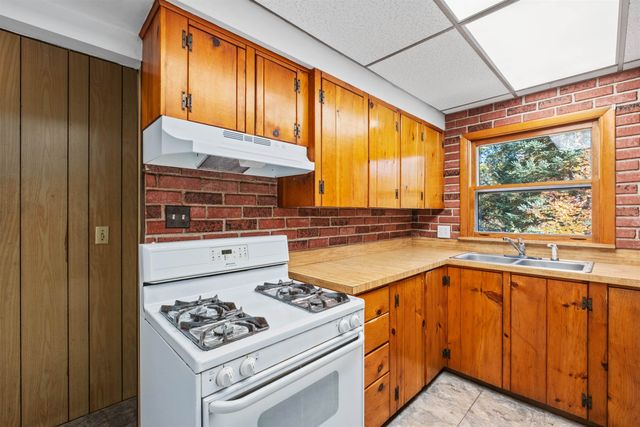 342 Grange Hall Road, Monroe, NH 03771