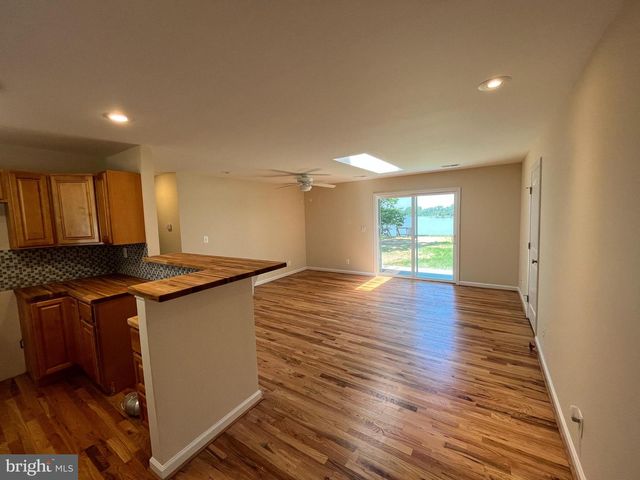 219 MATTOX AVE, Colonial Beach, VA 22443