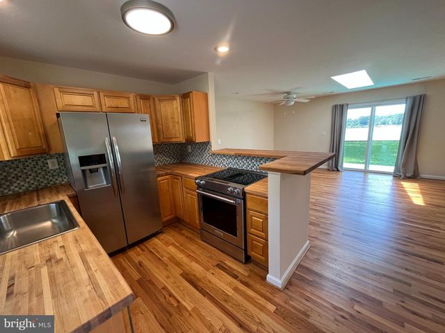 219 MATTOX AVE, Colonial Beach, VA 22443