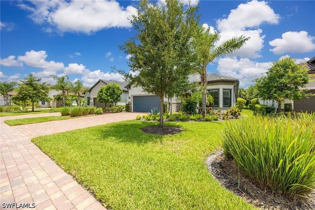 2738 Aviamar CIR, Naples, FL 34114
