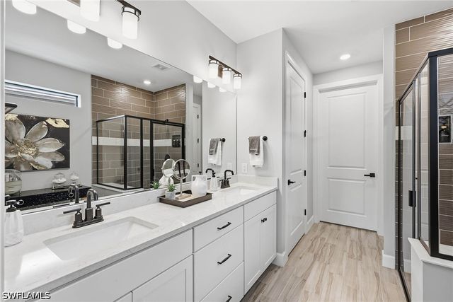 2738 Aviamar CIR, Naples, FL 34114