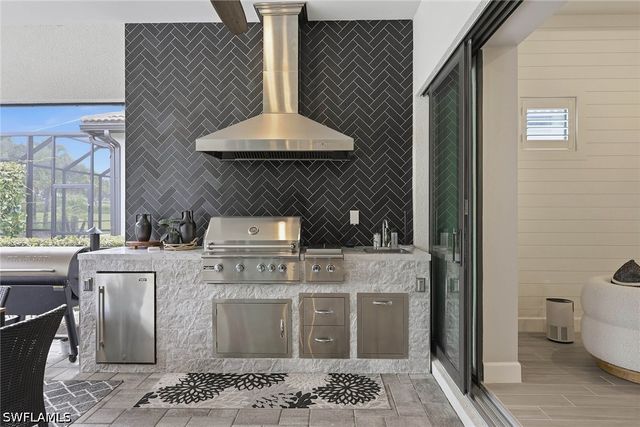 2738 Aviamar CIR, Naples, FL 34114