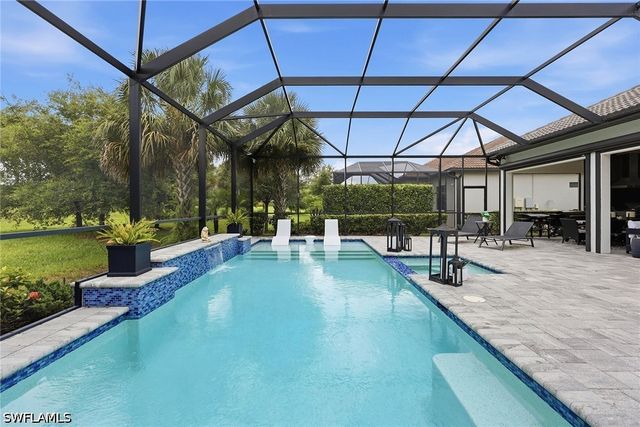 2738 Aviamar CIR, Naples, FL 34114