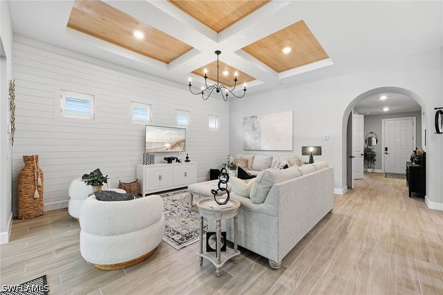 2738 Aviamar CIR, Naples, FL 34114