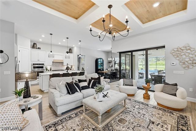 2738 Aviamar CIR, Naples, FL 34114