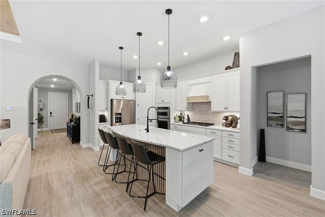 2738 Aviamar CIR, Naples, FL 34114