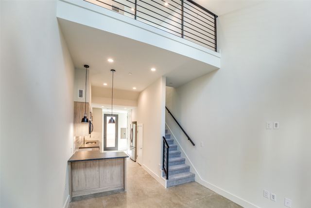 2702 N Carroll Avenue 104, Dallas, TX 75204