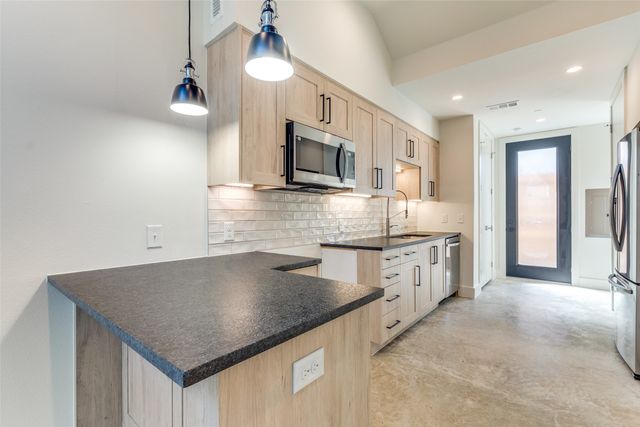 2702 N Carroll Avenue 104, Dallas, TX 75204