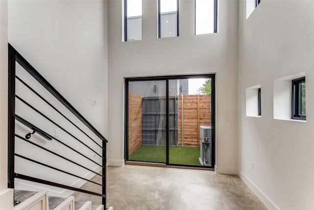 2702 N Carroll Avenue 104, Dallas, TX 75204