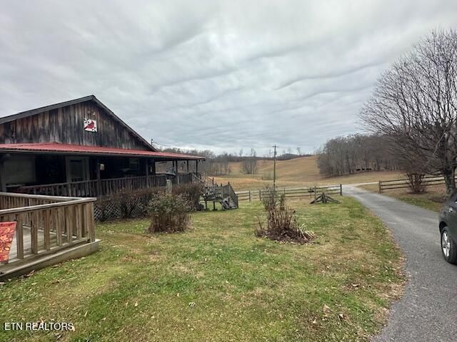 811 Pioneer Rd, Ewing, VA 24248