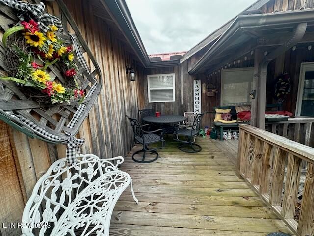 811 Pioneer Rd, Ewing, VA 24248