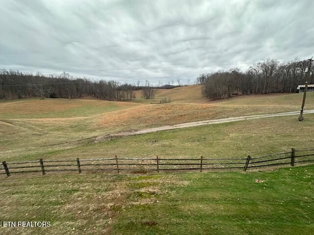 811 Pioneer Rd, Ewing, VA 24248