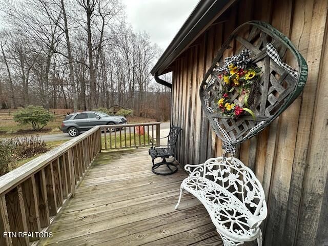 811 Pioneer Rd, Ewing, VA 24248