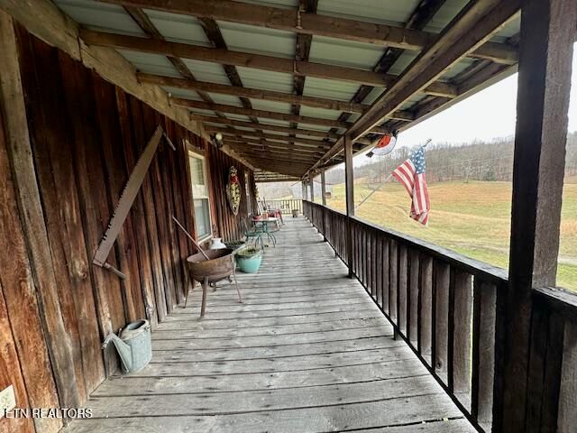 811 Pioneer Rd, Ewing, VA 24248