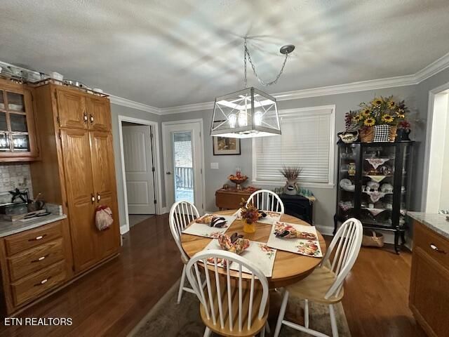 811 Pioneer Rd, Ewing, VA 24248