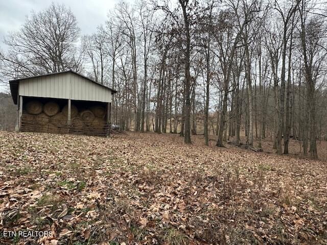 811 Pioneer Rd, Ewing, VA 24248