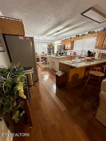 811 Pioneer Rd, Ewing, VA 24248