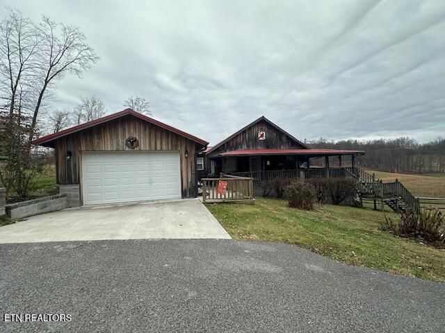 811 Pioneer Rd, Ewing, VA 24248
