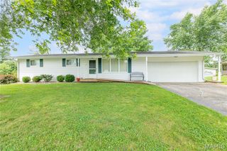 457 Maple Drive, Bethalto, IL 62010