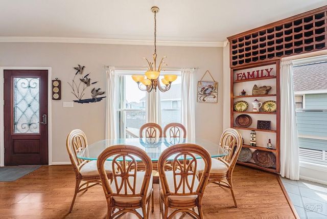 1005 Long Reach Drive, Tiki Island, TX 77554