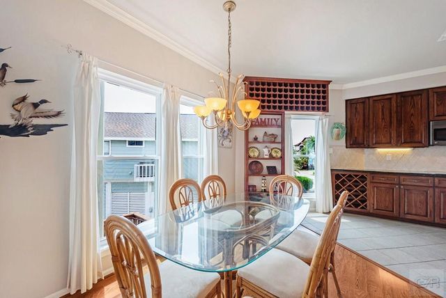 1005 Long Reach Drive, Tiki Island, TX 77554