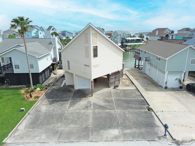 1005 Long Reach Drive, Tiki Island, TX 77554