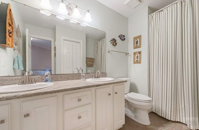 1005 Long Reach Drive, Tiki Island, TX 77554