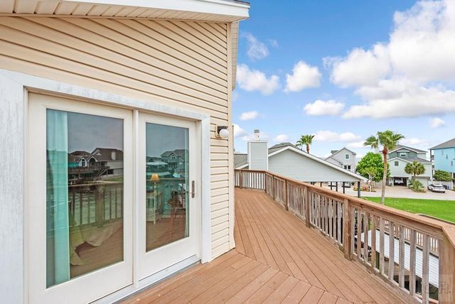 1005 Long Reach Drive, Tiki Island, TX 77554