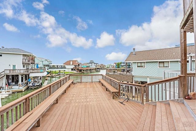 1005 Long Reach Drive, Tiki Island, TX 77554