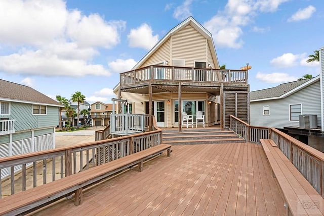 1005 Long Reach Drive, Tiki Island, TX 77554