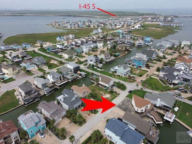 1005 Long Reach Drive, Tiki Island, TX 77554