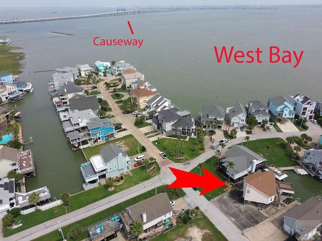 1005 Long Reach Drive, Tiki Island, TX 77554