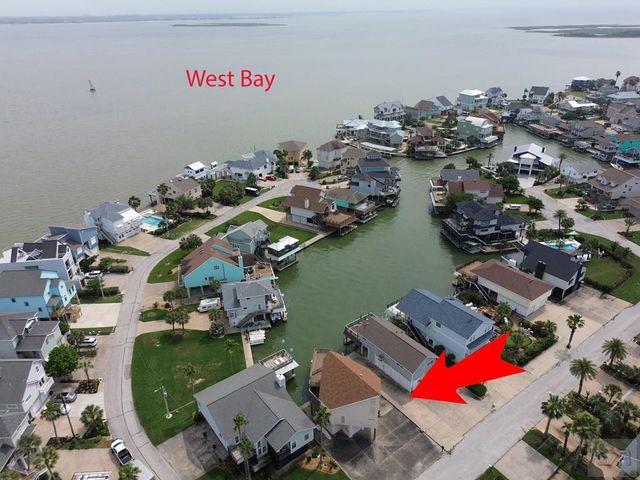 1005 Long Reach Drive, Tiki Island, TX 77554